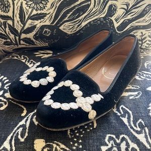Stubbs & Wooton size 7.5 black velvet slippers with Pearl necklace embroidery